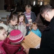 Życzenia imieninowe od dzieci dla ks. Proboszcza