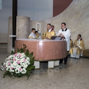 Uroczysta Msza Święta celebrowana przez ks. Damiana Dudkowiaka.