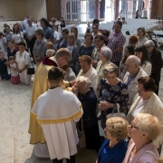 Uroczysta Msza Święta celebrowana przez ks. Damiana Dudkowiaka.