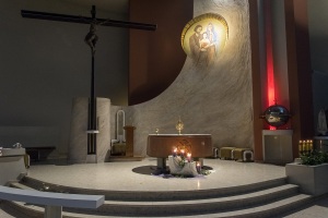 Adoracja Najświętszego Sakramentu w czasie adwentu.