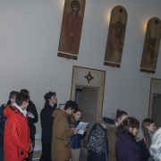 Droga Krzyżowa z udziałem młodzieży.