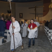 Droga Krzyżowa z udziałem młodzieży.