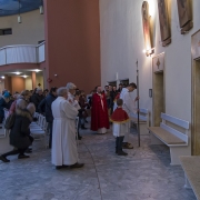 Droga Krzyżowa z udziałem młodzieży.
