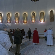 Droga Krzyżowa z udziałem młodzieży.