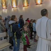 Droga Krzyżowa z udziałem dzieci.