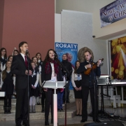 Uroczyste otwarcie Jubileuszowej Bramy Miłosierdzia.  Członkowie grupy Apostolat Jezusa i Maryi.