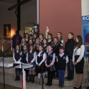 Uroczyste otwarcie Jubileuszowej Bramy Miłosierdzia.  Chórek dzieci z SPP w Kwidzyniu.