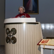 Pani Elżbieta Hasińska - prezes Chóru Nazaret.