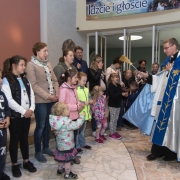 Poświęcenie różańców dzieci I-szo Komunijnych.