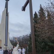 Uroczystość zakończenia Misji Świętych przy Krzyżu misyjnym.