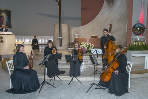 Dzień Zaduszny i koncert Artu'S Kwartet, który wykonał kompozycję Artura Banaszkiewicza - Droga Krzyżowa.