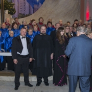 Połączone Chóry wykonują wspólnie kolędę na zakończenie koncertu.