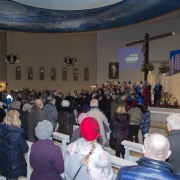 Połączone Chóry wykonują wspólnie kolędę na zakończenie koncertu.