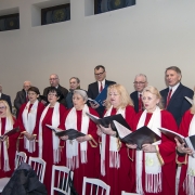 Chór Hasło wykonuje kolędy.