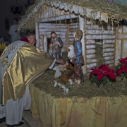 Pasterka 2015 - figurka Jezusa złozona w szopce.