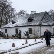 Grabonóg - klasycystyczny dwór z ok.1800 roku w którym znajduje się muzeum poświęcone bł.Edmundowi Bojanowskiemu i jego czasom.