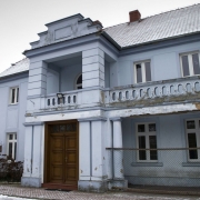 Grabonóg - ostatnie spojrzenie na dworek muzeum i w drogę do Podrzecza.