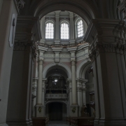 Wnętrze bazyliki.