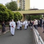 Procesja rusza do III ołtarza