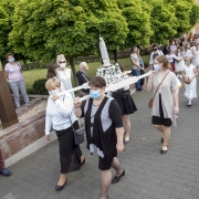 Procesja rusza do III ołtarza