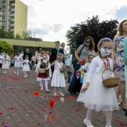 Procesja rusza do III ołtarza