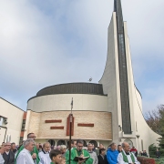 Odsłonięcie pamiątkowej tablicy poświęconej budowniczemu naszego kościoła.