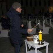 Msza święta roratnia dla młodzieży i dorosłych.