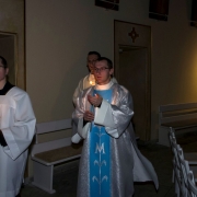Msza święta roratnia dla młodzieży i dorosłych.