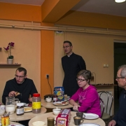 Kawiarenka w Centrum Duszpasterstwa. Śniadanie. Jest apetycznie i smacznie.