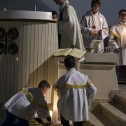 Msza święta roratnia dla młodzieży i dorosłych.