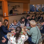 Śniadanie w Centrum Duszpasterskim po mszy roratniej,
