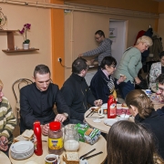 Śniadanie w Centrum Duszpasterskim po mszy roratniej,