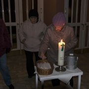 Roraty dla młodzieży i starszych połączone z rekolekcjami adwentowymi.