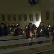 Roraty dla młodzieży i starszych połączone z rekolekcjami adwentowymi.
