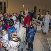 Przybycie na spotkanie z dziećmi św. Mikołaja.