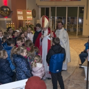 Przybycie na spotkanie z dziećmi św. Mikołaja.