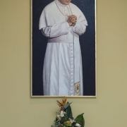 Po uroczystości bierzmowania naszej młodzieży, Ks. Arcybiskup Stanisław Gądecki poświęcił obraz przedstawiający św. Jana Pawła II. Obraz znajduje się w kaplicy pokutnej, a autorem obrazu jest pan Piotr Perkowski, któremu bardzo dziękujemy.