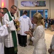 Wieczorma msza św. z udziałem przybyłych do Polski pielgrzymów.