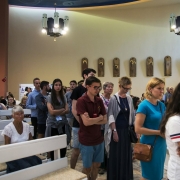 Wieczorma msza św. z udziałem przybyłych do Polski pielgrzymów.