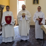 Ks. Neoprezbiter Łukasz Krawczyk odprawia Mszę Św. Sekundycyjną