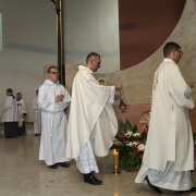 Ks. Neoprezbiter Łukasz Krawczyk odprawia Mszę Św. Sekundycyjną