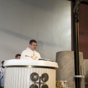 Ks. Neoprezbiter Łukasz Krawczyk odprawia Mszę Św. Sekundycyjną