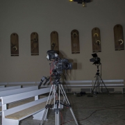 Wieczorne przygotowanie do transmisji w TV Polonia.