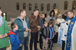 Uroczystość poświęcenia różańców dzieci I-szo Komunijnych.